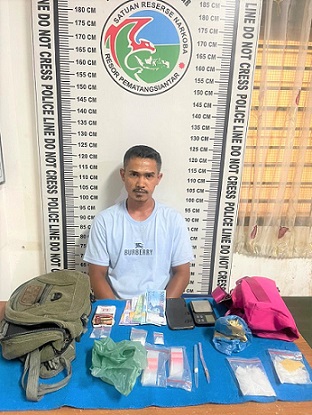 Pelaku Ricyk Hamdani Panjaitan dan barang bukti